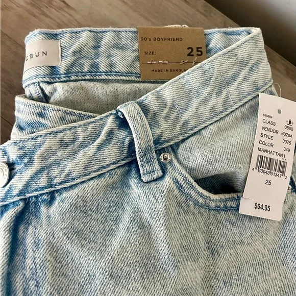 PacSun Women’s 90s BF Manhattan Light Wash Jeans - Picture 2 of 6
